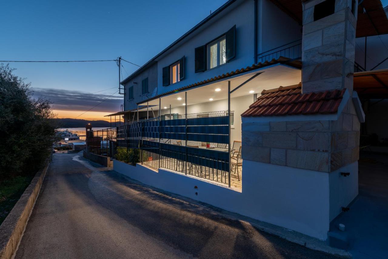 Apartment Radic-Perfect Location For Summer Activities Трогір Екстер'єр фото