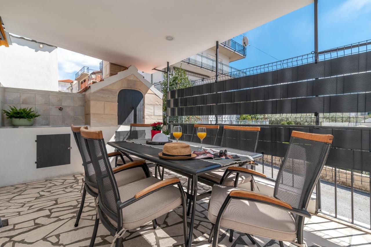 Apartment Radic-Perfect Location For Summer Activities Трогір Екстер'єр фото