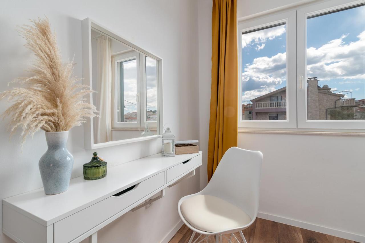 Apartment Radic-Perfect Location For Summer Activities Трогір Екстер'єр фото